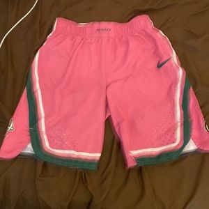 49ers Nike pink men’s basketball shorts